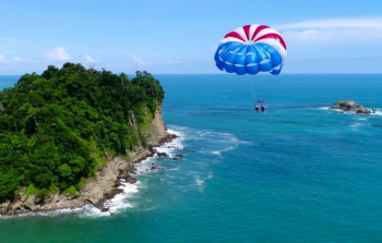 Parasailing in Manuel Antonio, Costa Rica photo