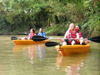 Safari en Kayak por el Río Peñas Blancas, Volcán Arenal, Costa Rica photo